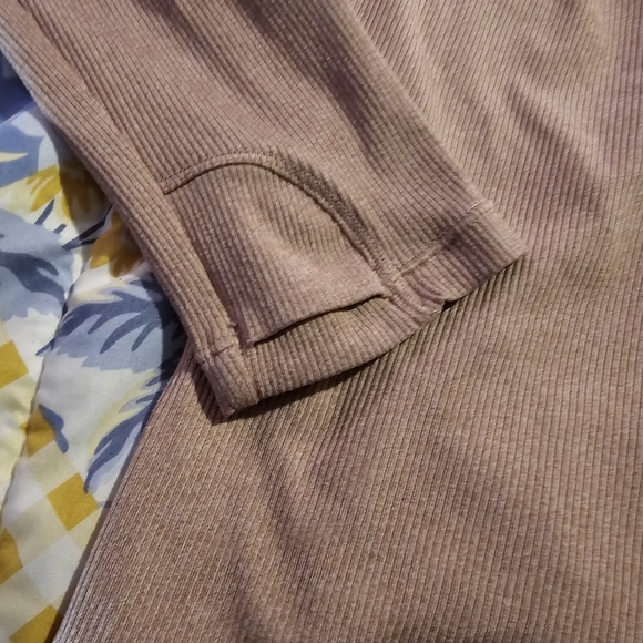 Athleta Dusty Pink V-Neck Long Sleeve Blouse - Picture 3 of 5